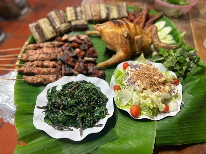 Gà nướng cơm lam Đà Lạt