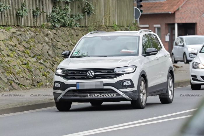 Hình ảnh mới của Volkswagen T-Cross Facelift xuất hiện với diện mạo hiện đại trong ảnh vw-t-cross-spy-shots-scoop-00001.webp