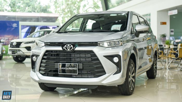 Toyota Việt Nam tạm dừng giao xe Avanza Premio MT. Cận cảnh Toyota Avanza Premio 2022 giá 588 triệu tại đại lý.