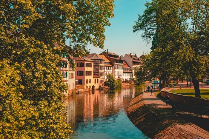 Strasbourg rực rỡ với vẻ đẹp cổ kính và tinh tế