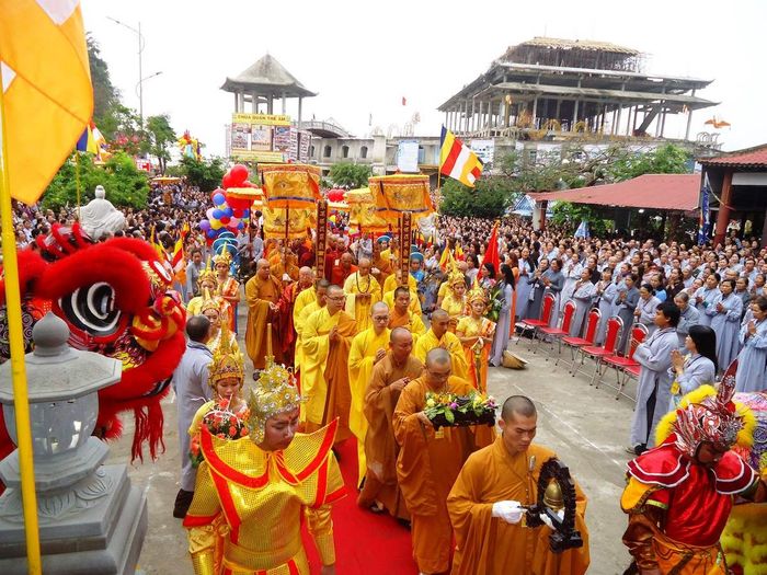 Hãy tham gia ít nhất một lần trong đời vào 6 lễ hội Đà Nẵng này