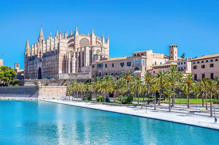 Mallorca - Điểm đến cuồng nhiệt của tiệc tùng ở Tây Ban Nha