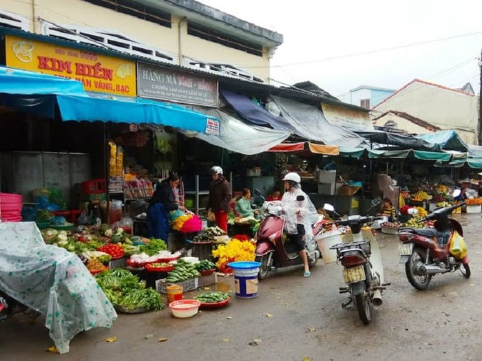 Chợ Bến Ngự