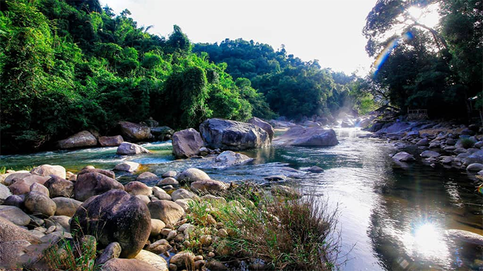 thăm viếng Diên Khánh