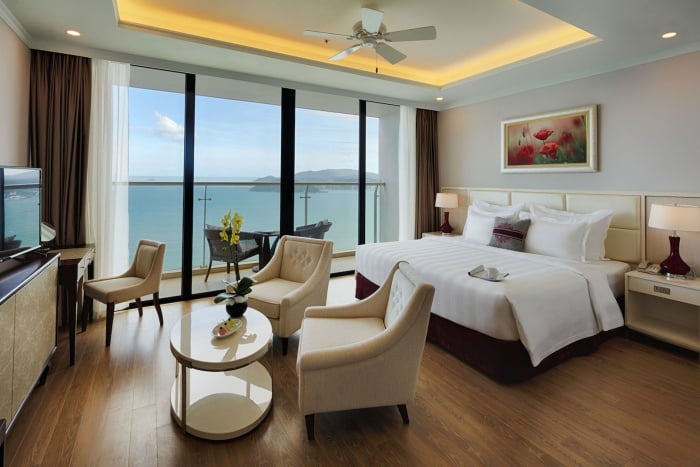 Vinpearl Condotel Beachfront Nha Trang cung cấp các căn hộ khách sạn có view đẹp và tiện nghi