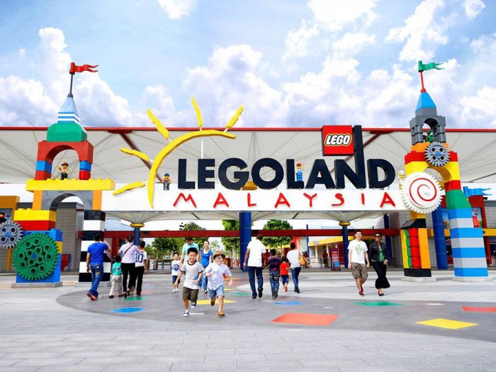 Khi đến với thiên đường Legoland, bạn sẽ được trải nghiệm những khoảnh khắc thú vị và không quên. Hãy để mình thả lỏng và tận hưởng mọi khoảnh khắc ở đây.