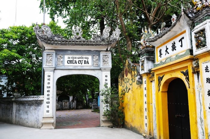 Làng Cự Đà