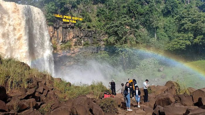 Thác Phú Cường, ngắm tuyệt phẩm của núi rừng Gia Lai 8