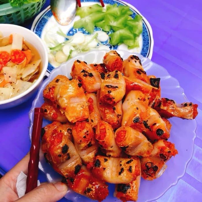 Chả tôm - Một trong những biểu tượng ẩm thực của Thanh Hoá (Nguồn: Foody)