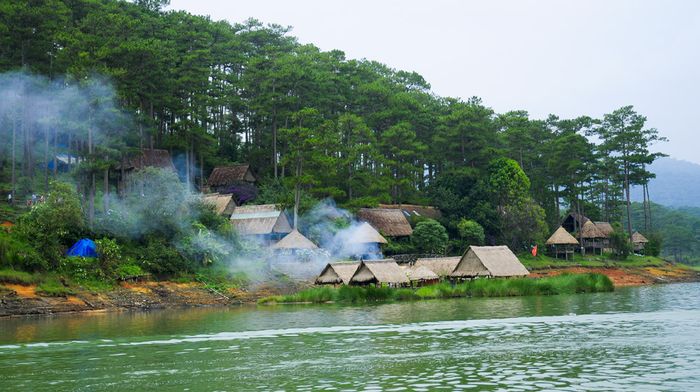 Khu du lịch Đá Tiên ở Đà Lạt - Cảnh đẹp hoang sơ, thiên nhiên hữu tình