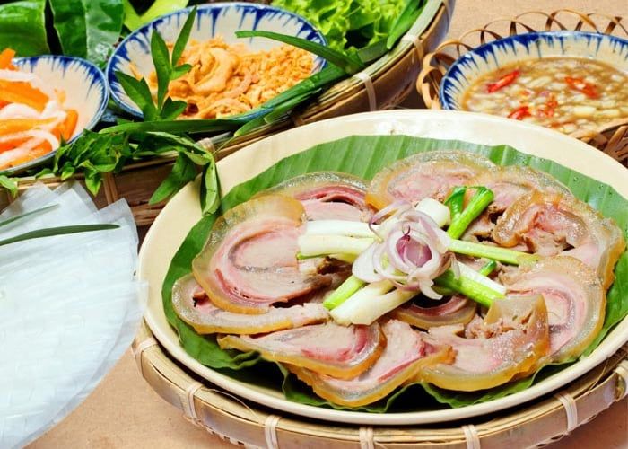 Bò tơ - một món ngon Tây Ninh nổi tiếng có thể tìm thấy ở các quán đặc sản nướng Tây Ninh.