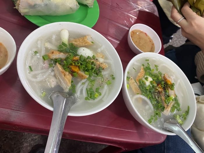 Bánh canh Nguyễn Du