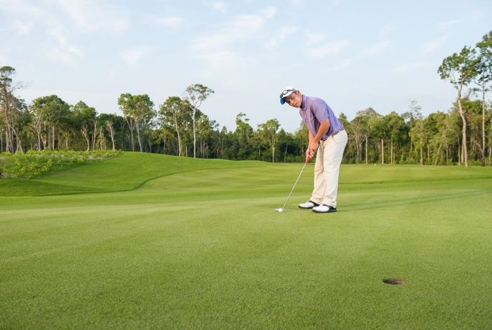 Tập golf cần bao lâu để ra sân?