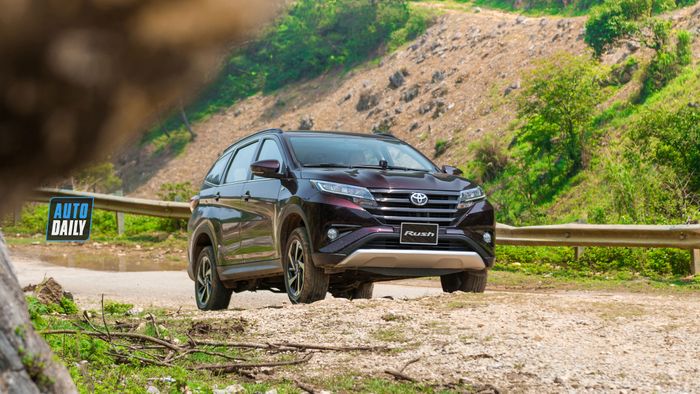 Đánh giá Toyota Rush – Xuất sắc cả về vai trò MPV lẫn SUV toyota-rush-013.jpg