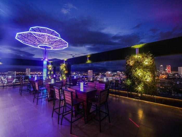 Top View Bar Đà Nẵng - Nơi ngắm toàn cảnh thành phố từ trên cao 6