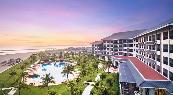 Khi du lịch Nghệ An, Melia Vinpearl Cua Hoi Beach Resort là một trong những lựa chọn hàng đầu với sự sang trọng và tiện nghi.