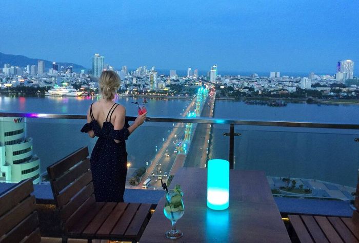Top View Bar Đà Nẵng - Điểm ngắm toàn cảnh thành phố từ trên cao 2