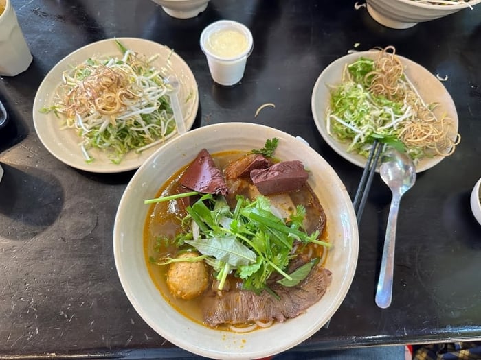 Bún bò Đà Lạt