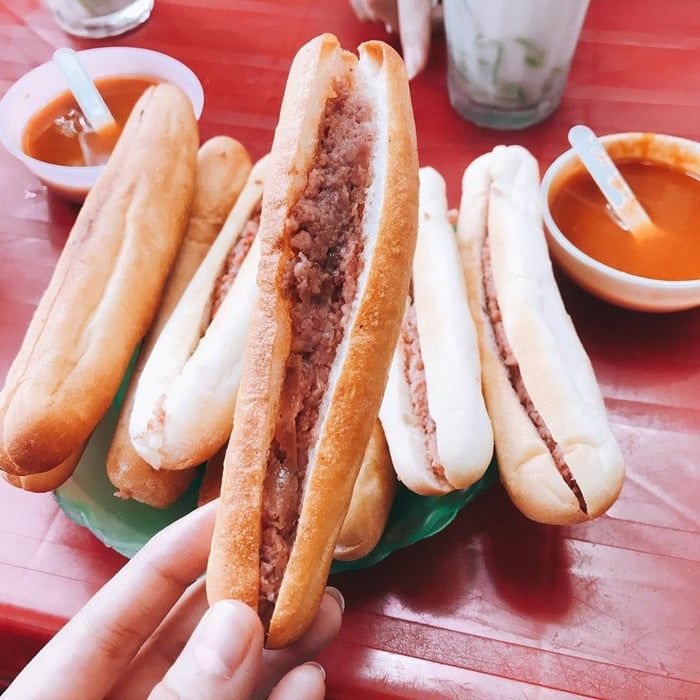 Bánh-mì-que-Đà-Nẵng