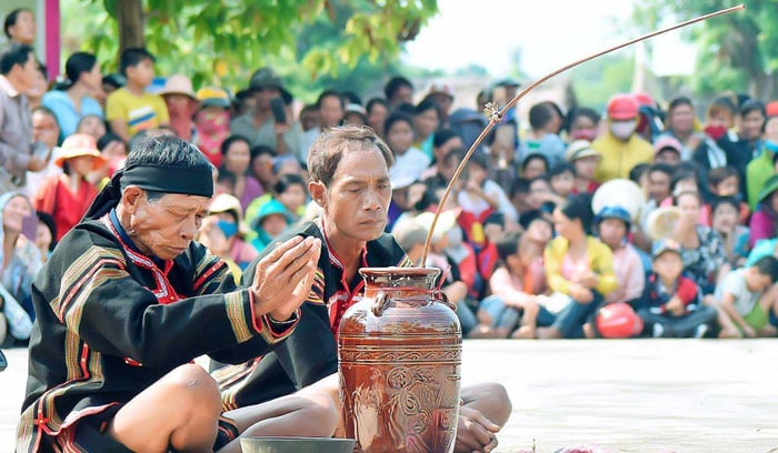 Tham gia vào Lễ cầu mưa của Yang Pơtao Apui linh thiêng 2