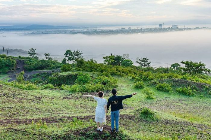 Đến Núi Đá hoang sơ và thưởng thức để tận hưởng cao nguyên ngay trước mắt