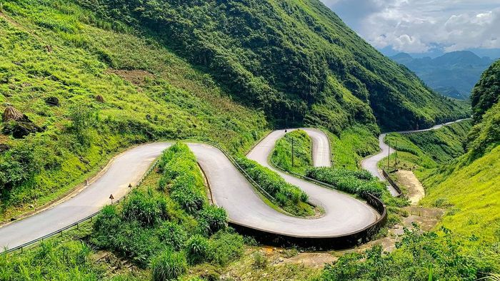 Dốc Chín Khoanh - Hà Giang: Nơi mà ngựa không dám bước, con người muốn khám phá