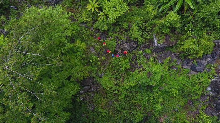 Hang Bách Sơn - Hà Giang - Vẻ đẹp tạo hóa độc đáo và mới lạ 5