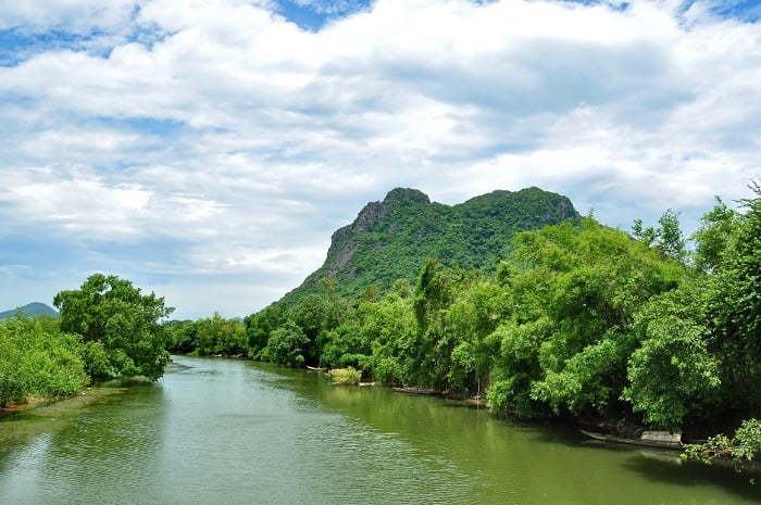 núi Thần Đinh