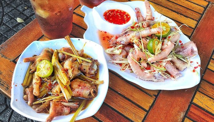 Thưởng thức ẩm thực Hội An