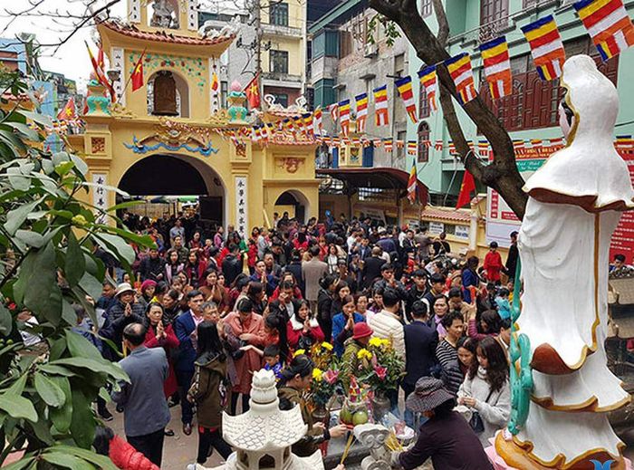 Khám phá chùa Long Tiên - Ngôi chùa nằm dưới chân núi Bài Thơ 6