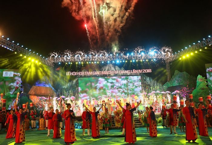 Lễ hội hoa tam giác mạch Hà Giang - Ngất ngây với vẻ đẹp của hoa tam giác mạch