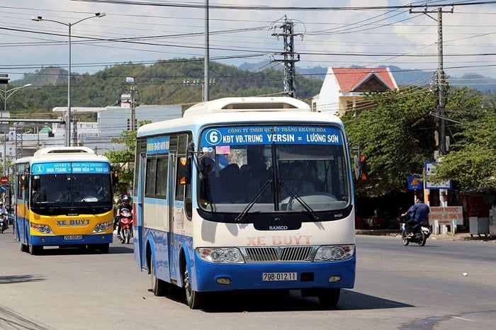 Xe buýt Nha Trang