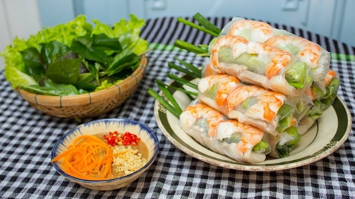 Bánh tráng cuộn Tây Ninh hương vị đậm đà