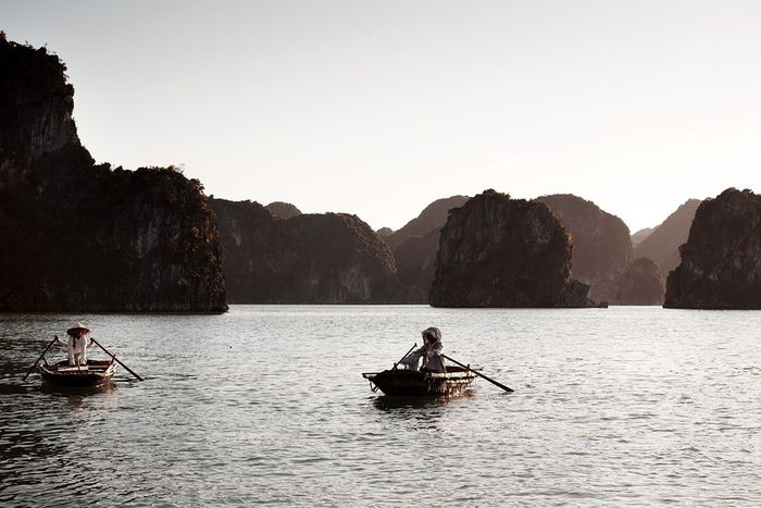 Làng chài Cửa Vạn - Một góc nhỏ yên bình giữa Vịnh Thiên Đường 13