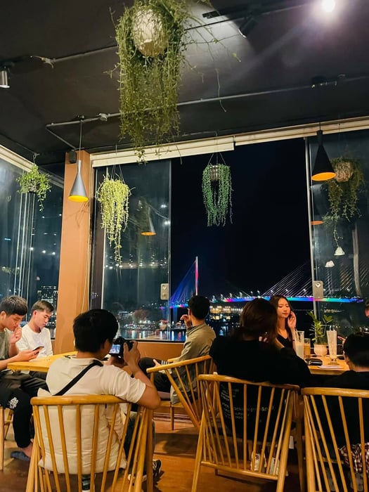 Gió Coffee Hạ Long - Quán cà phê với view đắt giá 9