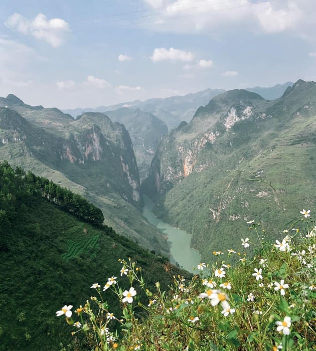 Phượt Hà Giang một mình, cuộc hành trình thanh xuân đáng trải nghiệm trên cao nguyên đá