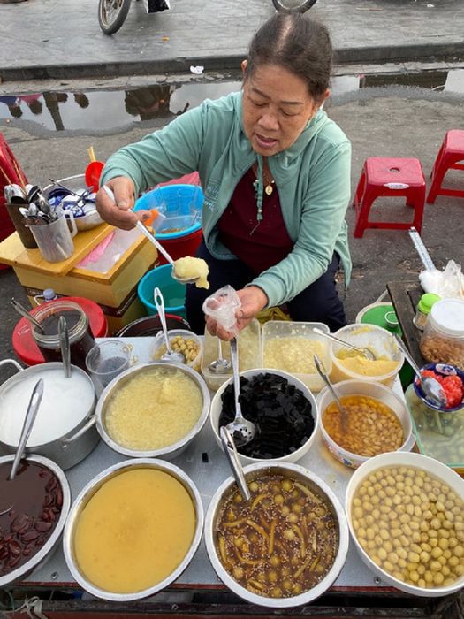 Thưởng thức ẩm thực Hội An