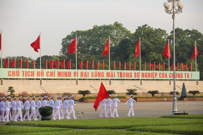 Lễ Thượng cờ tại Lăng Bác