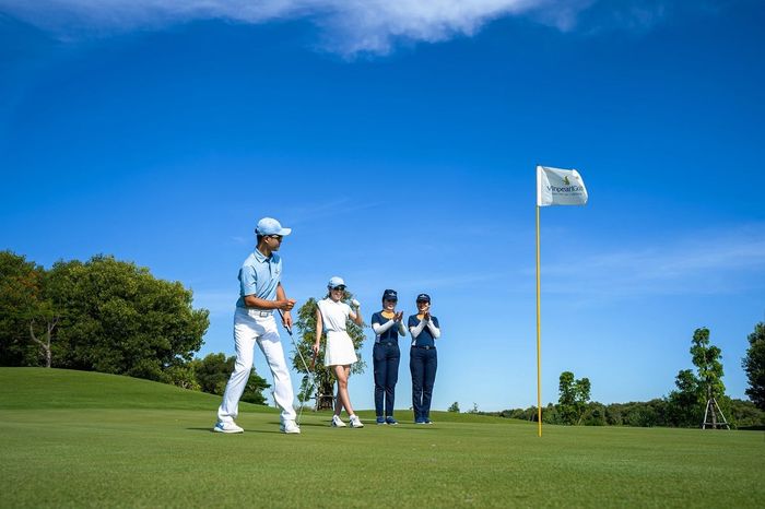 khoảng cách đánh các gậy golf