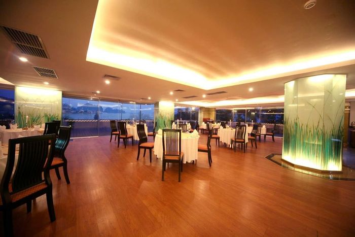 Bay View Restaurant - Chất lượng vịnh Hạ Long 6