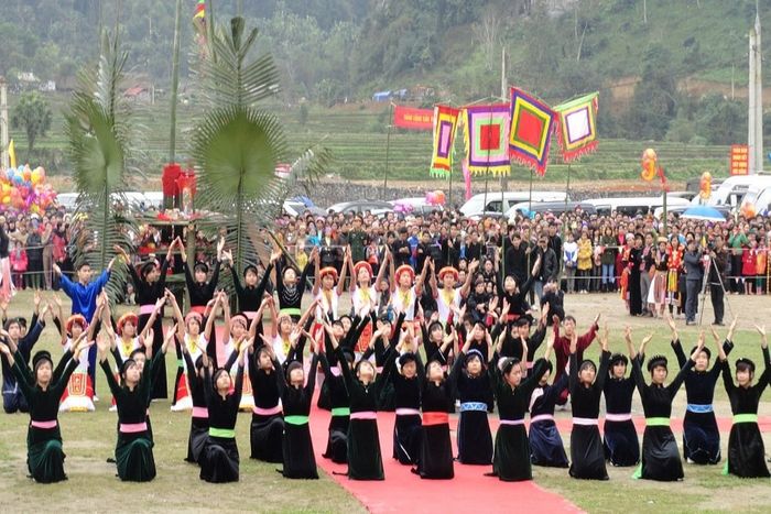Nếu có dịp ghé thăm Đông Bắc, đừng bỏ lỡ cơ hội tham gia lễ hội truyền thống ở Hà Giang!