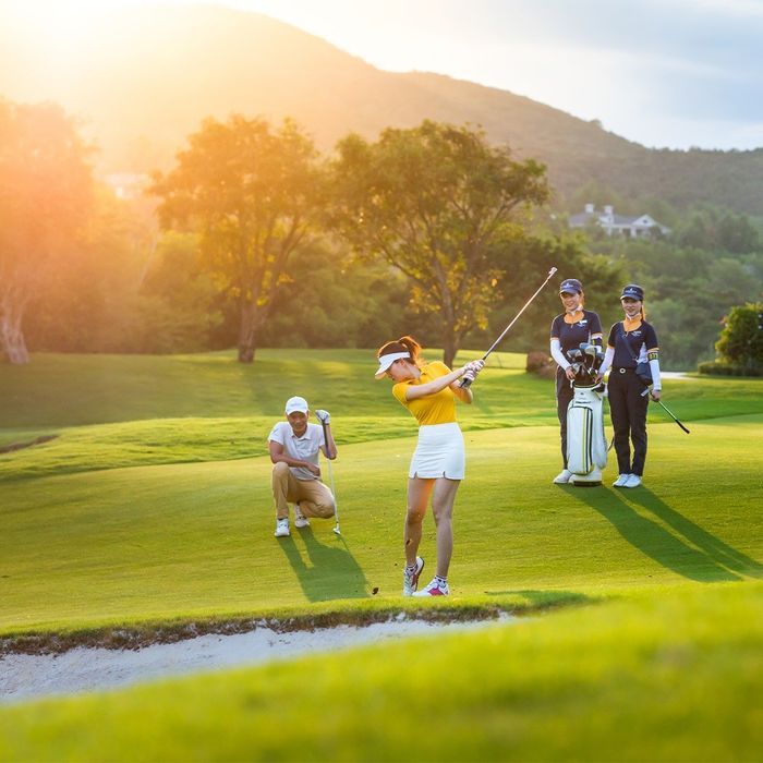 khoảng cách đánh các gậy golf