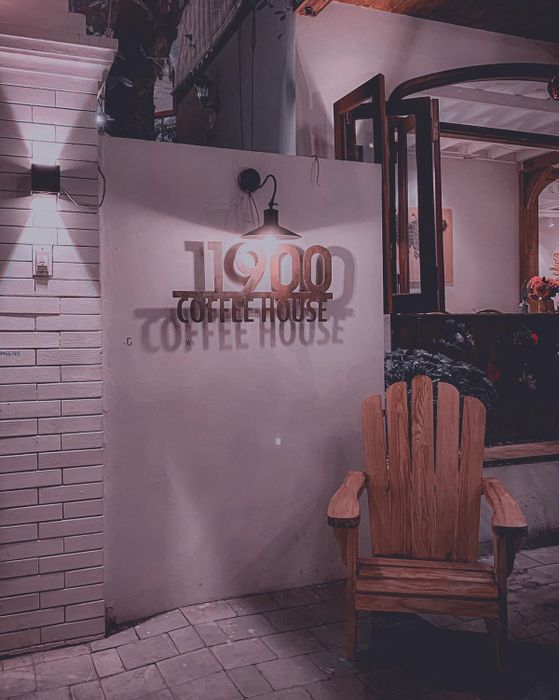 Bình dị 1900 Coffee House - Quán cà phê với nội thất gỗ ấm cúng