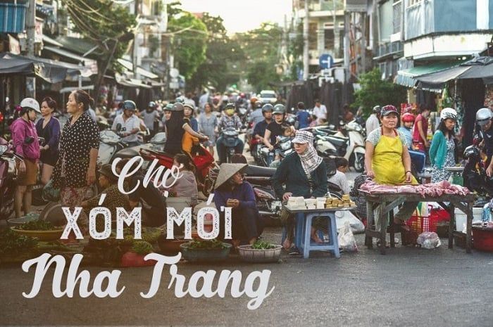 Khung cảnh bình dị tại chợ Xóm Mới (Nguồn ảnh: topplus.vn)