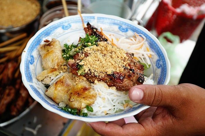 Bún thịt nướng Huế