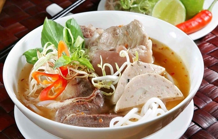 Bún bò Huế ngon ở Sài Gòn