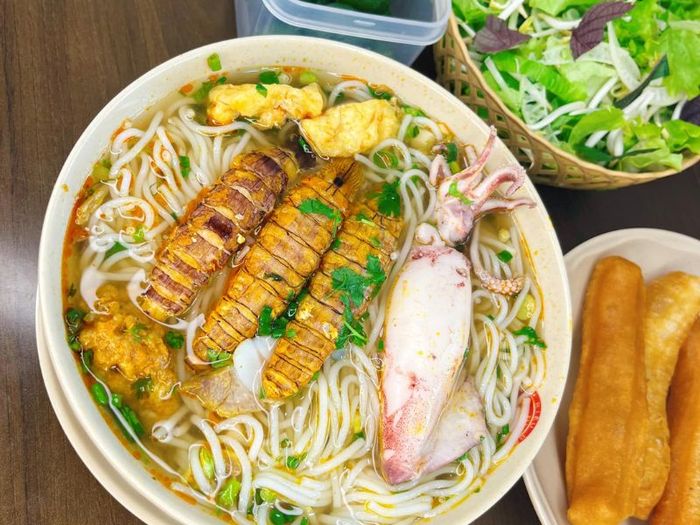 Top 10 quán bún riêu ngon Hà Nội được các tín đồ ẩm thực khuyên ghé thăm 3