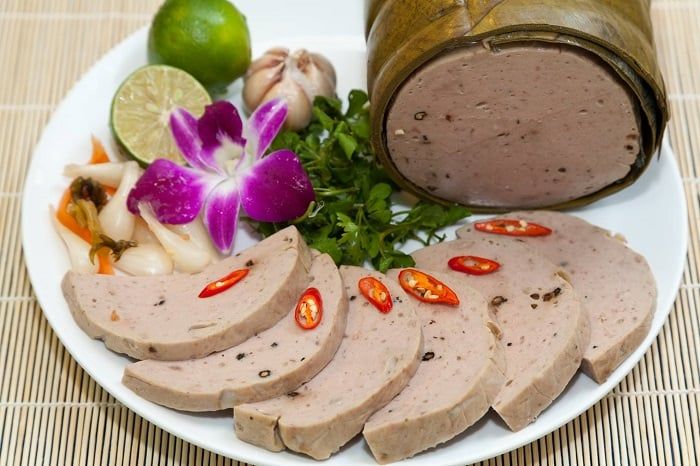 Chả Bò Đà Nẵng: Hòa Quyện Hương Vị Đất Trời