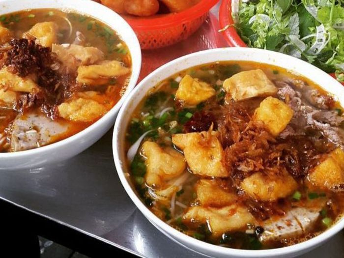 Top 10 quán bún riêu ngon Hà Nội được các tín đồ ẩm thực khuyên đến 4