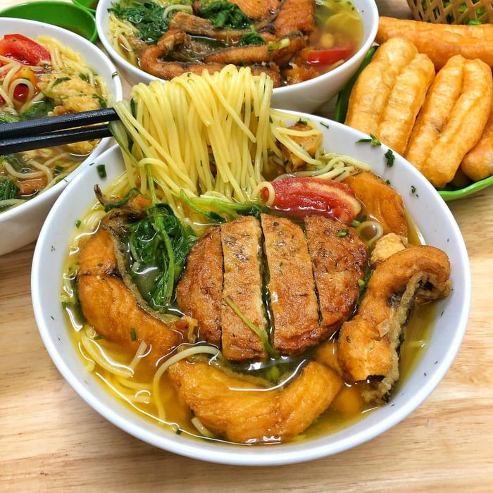 Top 10 quán bún cá nổi tiếng tại Hà Nội